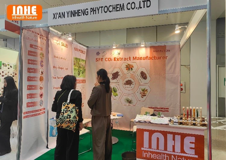 2-Talking about Ingredient Formulation Solutions with Visitors 2-Talking about Ingredient Formulation Solutions with Visitors